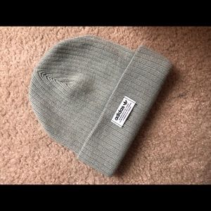 ADIDAS BEANIE 💙